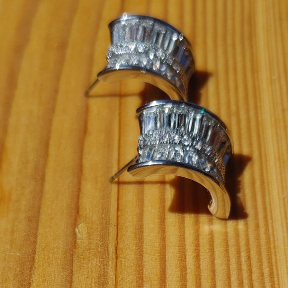 Nolan Miller stud earrings with backs, signed - Picture 8 of 16